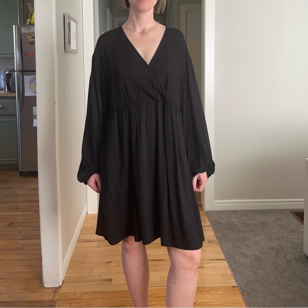 Minimum Black V-Neck Dress